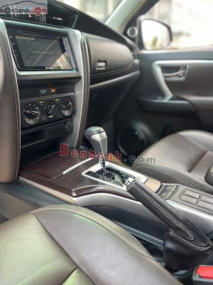 Xe Toyota Fortuner 2.4G 4x2 AT 2019