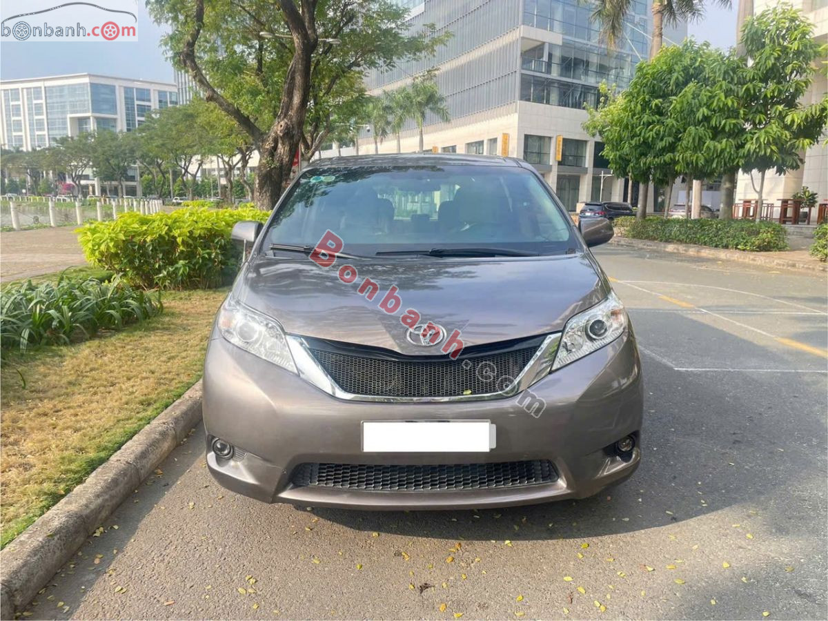 Toyota Sienna LE 3.5 2010