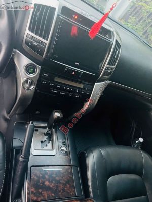 Xe Toyota Land Cruiser VX 4.6 V8 2015