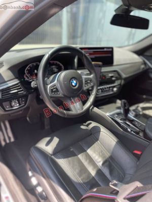 Xe BMW 530i M Sport 2022