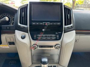 Xe Toyota Land Cruiser 4.6 V8 2020