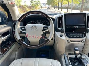 Xe Toyota Land Cruiser 4.6 V8 2020