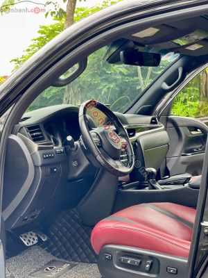 Xe Lexus LX 570 2020