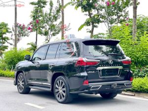Xe Lexus LX 570 2020
