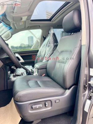 Xe Toyota Land Cruiser 4.6 V8 2019