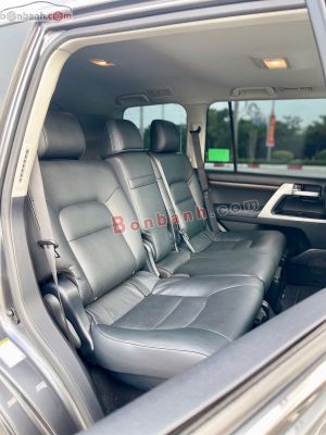 Xe Toyota Land Cruiser 4.6 V8 2019