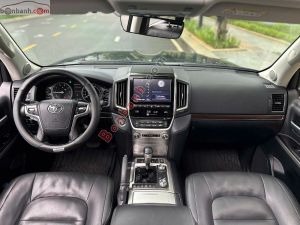 Xe Toyota Land Cruiser 4.6 V8 2020