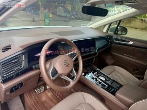 Xe Volkswagen Viloran Luxury 2024
