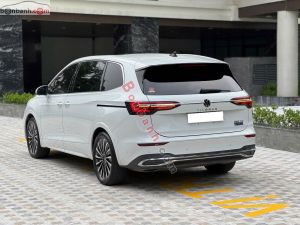 Xe Volkswagen Viloran Luxury 2024