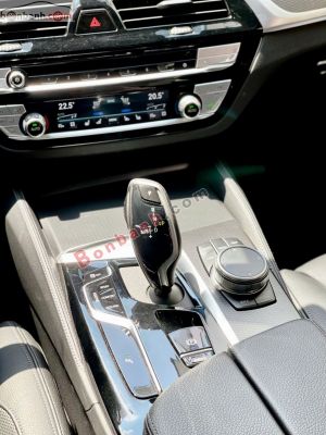 Xe BMW 530i M Sport 2022