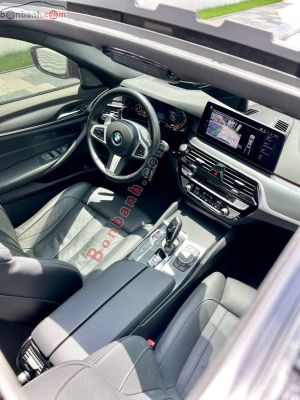 Xe BMW 530i M Sport 2022
