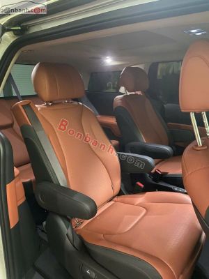 Xe Kia Carnival Signature 3.5G 2024