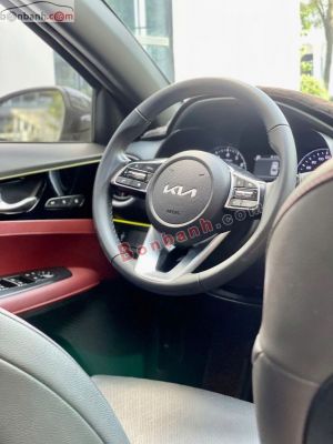 Xe Kia K3 Premium 2.0 AT 2022