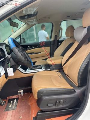 Xe Kia Carnival Luxury 2.2D 2024