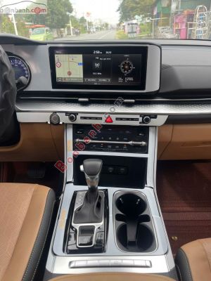 Xe Kia Carnival Luxury 2.2D 2024
