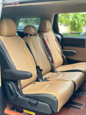 Xe Kia Carnival Luxury 2.2D 2024