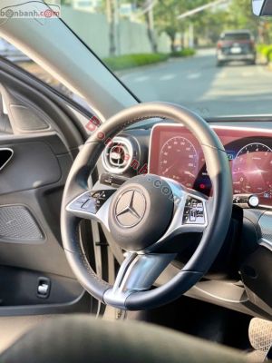 Xe Mercedes Benz C200 Avantgarde 2022