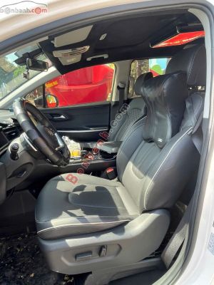 Xe Hyundai Custin Cao Cấp 2.0T 2023