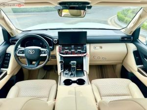 Xe Toyota Land Cruiser 3.5 V6 2023
