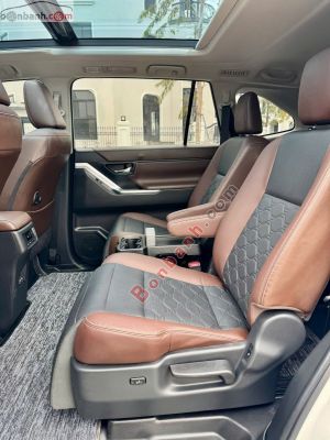 Xe Toyota Innova Cross HEV 2.0 CVT 2025