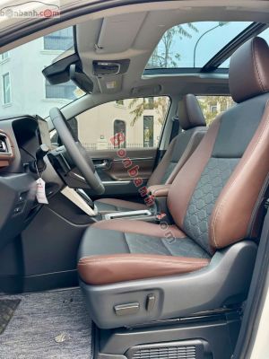 Xe Toyota Innova Cross HEV 2.0 CVT 2025