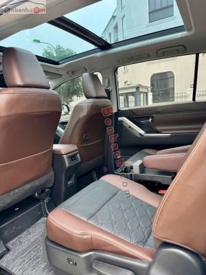 Xe Toyota Innova Cross HEV 2.0 CVT 2025