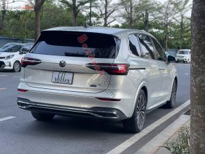 Xe Volkswagen Viloran Luxury 2024