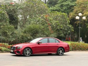 Xe Mercedes Benz E300 AMG 2019