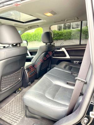 Xe Toyota Land Cruiser 4.6 V8 2020