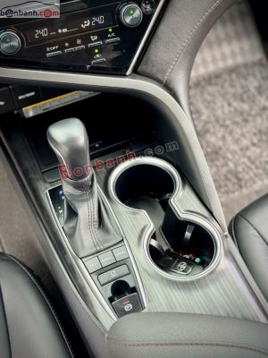 Xe Toyota Camry 2.0Q 2022