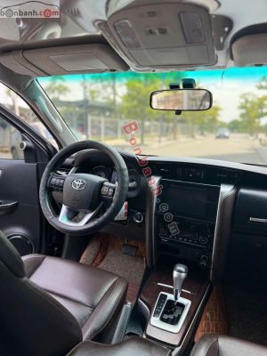 Xe Toyota Fortuner 2.7V 4x2 AT 2019