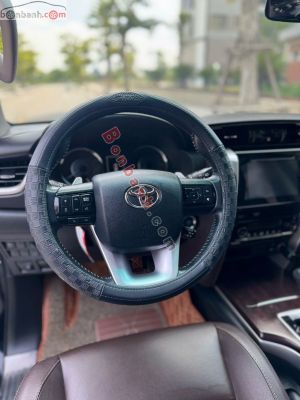 Xe Toyota Fortuner 2.7V 4x2 AT 2019