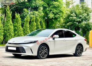Xe Toyota Camry 2.0Q 2025