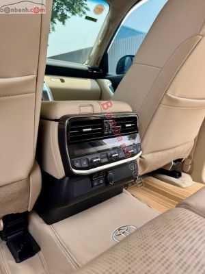 Xe Toyota Land Cruiser 3.5 V6 2022